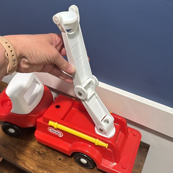 Vintage little tikes fire engine red with white ladder - Picture 7 of 10